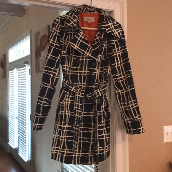 Beautifully lined blue & white rain coat - Picture 1 of 3